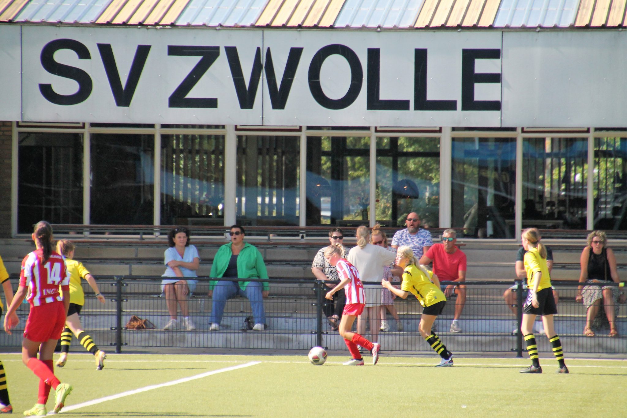 sv-zwolle-mo15-1-opent-met-gelijkspel-tegen-ijvv-mo15-1-sv-zwolle