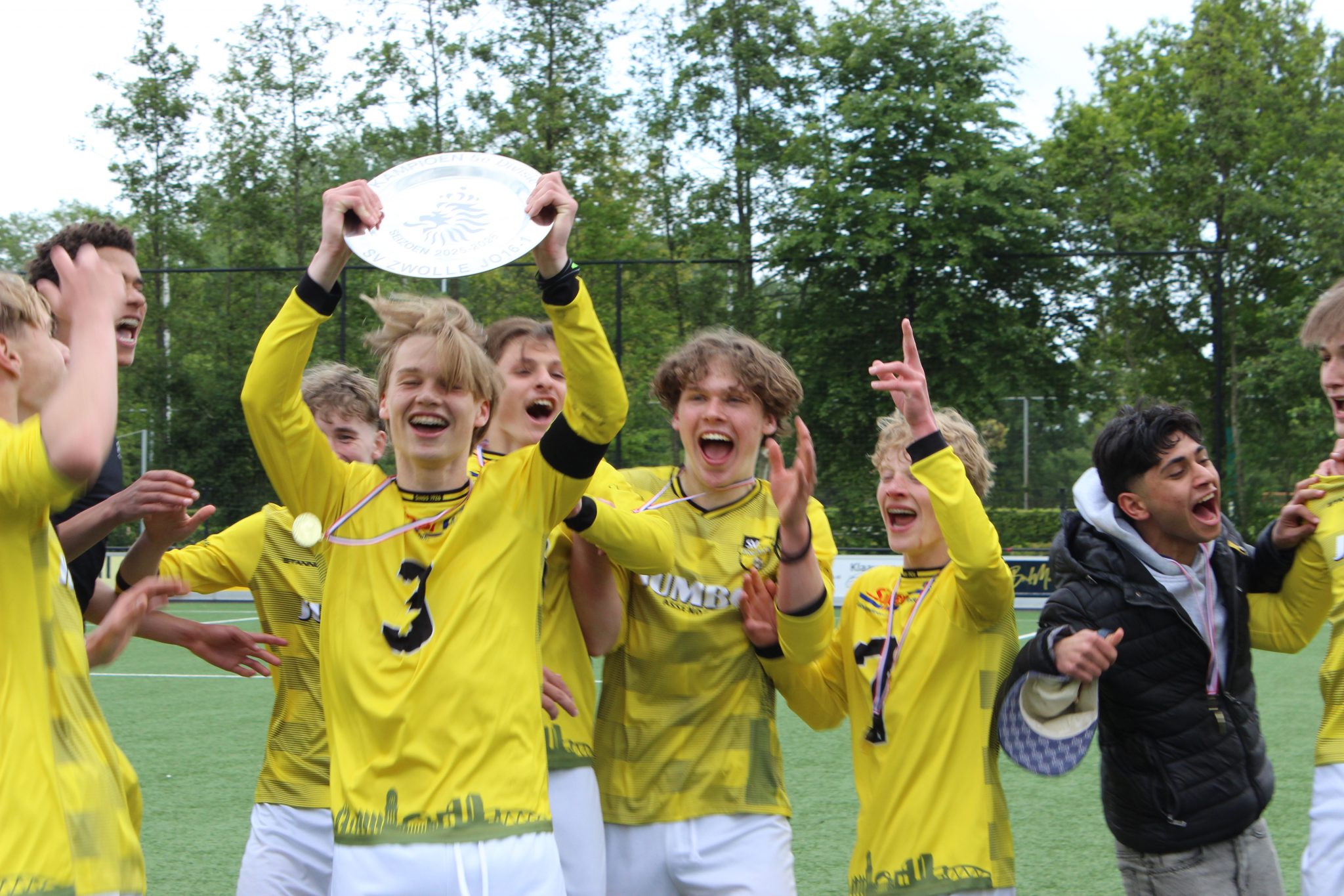 SV Zwolle JO16-1 kampioen in vijfde divisie!