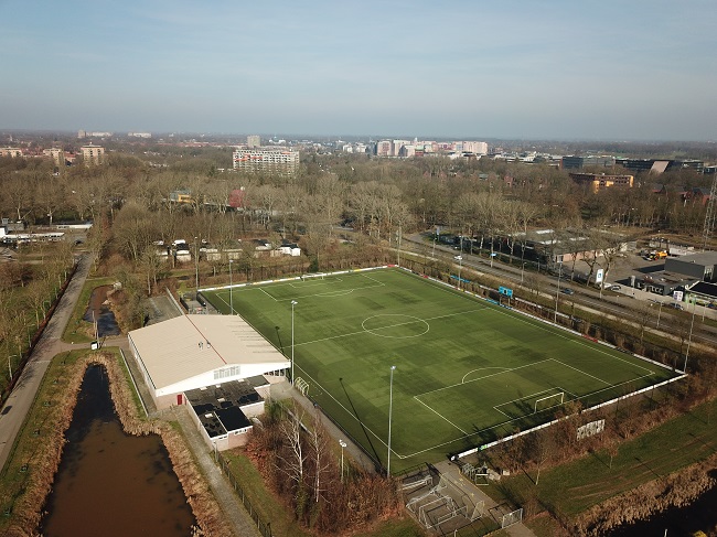Renovatie kunstgrasveld in september