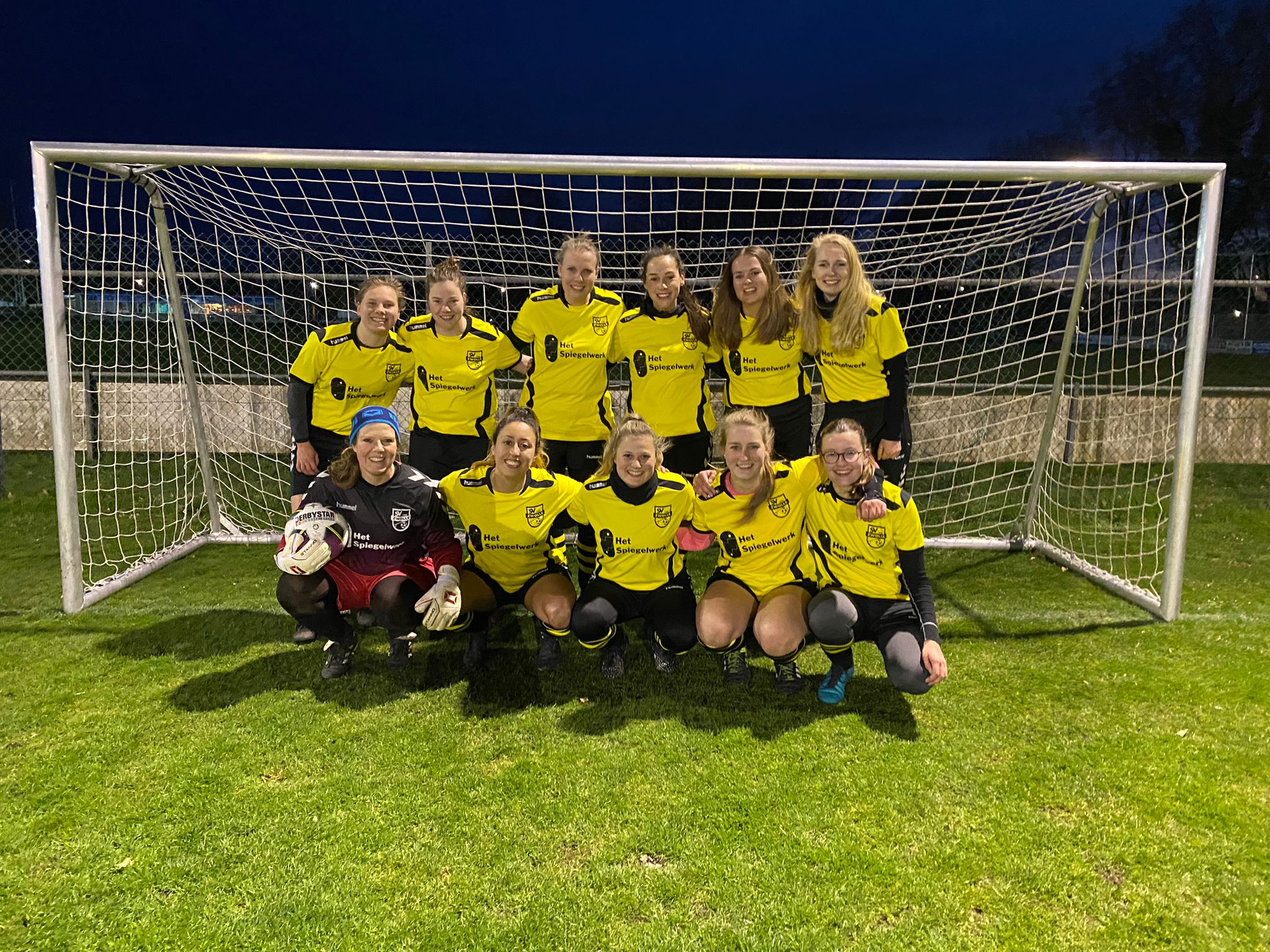 Vrouwenvoetbal op vrijdag groeit verder met SV Zwolle Vrouwen 4 SV Zwolle